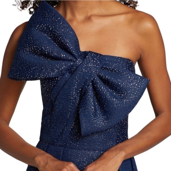 Teri Jon By Rickie Freeman Asymmetric Bow Metallic Sparkle Jacquard Maxi Gown - Picture 5 of 12